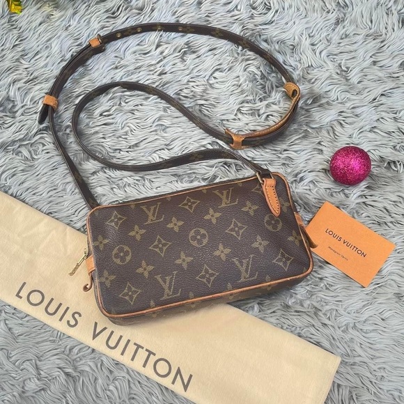 Louis Vuitton Handbags - 🌸VERY CUTE🌸 100% authentic brand name bag Used Louis Vuitton Marly Bandouliere